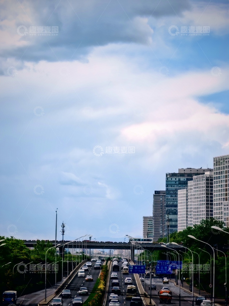 高清大图下载【趣麦麦图】-城市高速路繁忙景象