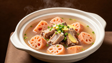 砂锅莲藕排骨汤美食摄影