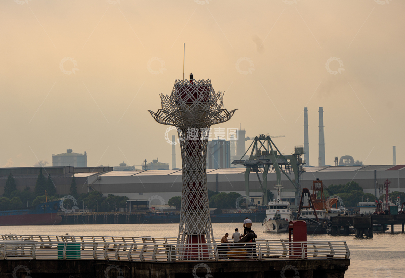 高清大图下载【趣麦麦图】长滩港口工业网红现代艺术灯塔