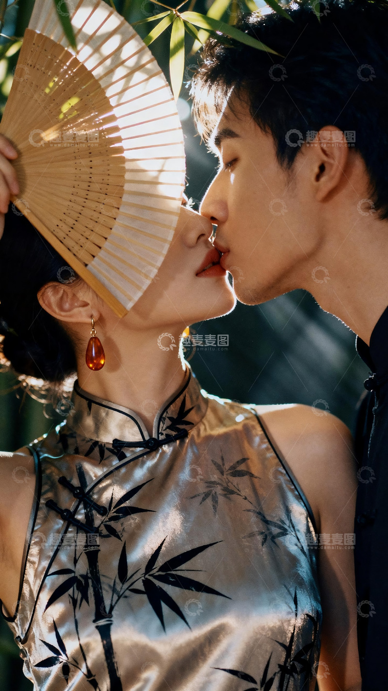 高清大图下载【趣麦麦图】竹林折扇新中式旗袍情侣氛围感婚纱照3