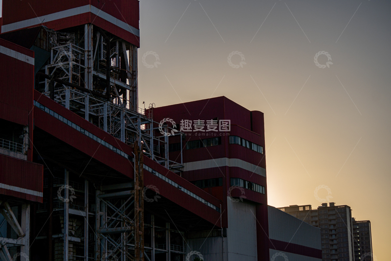 高清大图下载【趣麦麦图】-日落杨浦发电厂遗址建筑剪影
