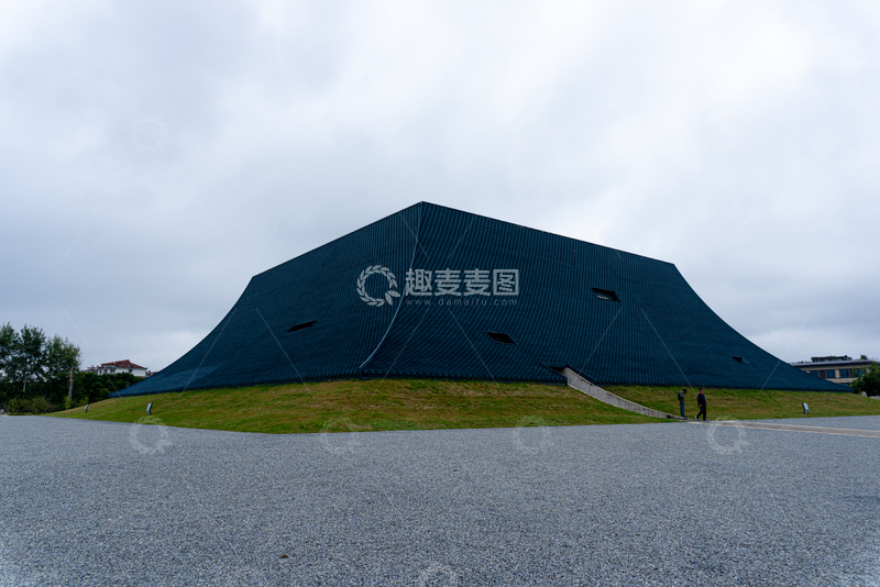 高清大图下载【趣麦麦图】扬州隋炀帝陵墓建筑金字塔形展馆设计素材