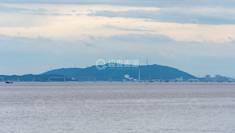 高清大图下载【趣麦麦图】写实风海景远山自然风光摄影素材