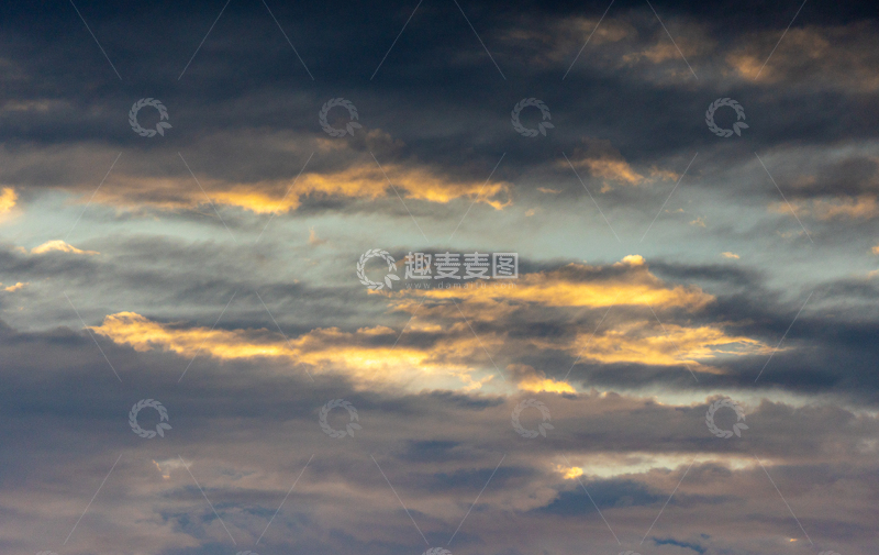 高清大图下载【趣麦麦图】写实风黄昏云彩天空背景素材