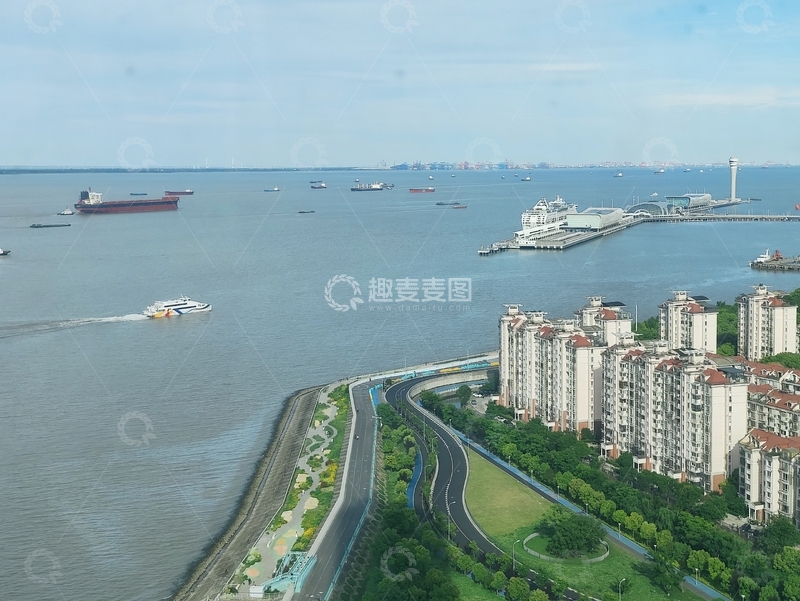 高清大图下载【趣麦麦图】-航拍风城市海岸线建筑景观设计素材