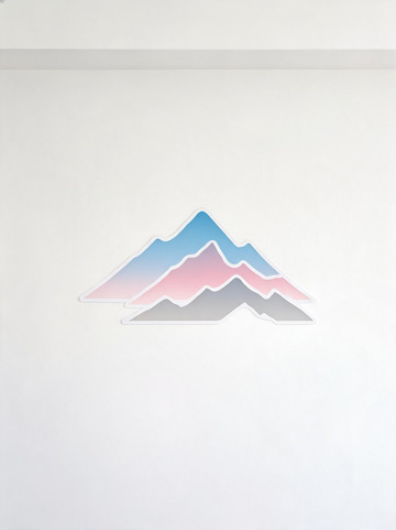 渐变风山峰剪影插画设计素材