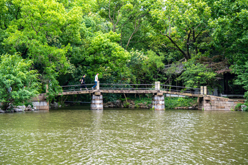 淞沪抗战纪念公园百年宝善桥湖景摄影素材