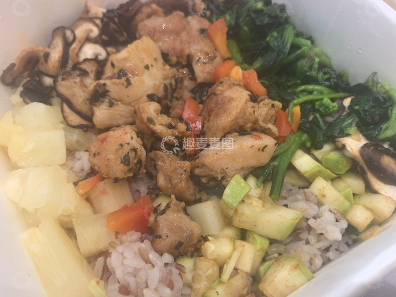 高清大图下载【趣麦麦图】写实风健康餐鸡肉蔬菜饭碗设计素材