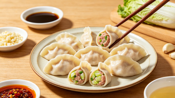 写实风中式牛肉饺子美食摄影