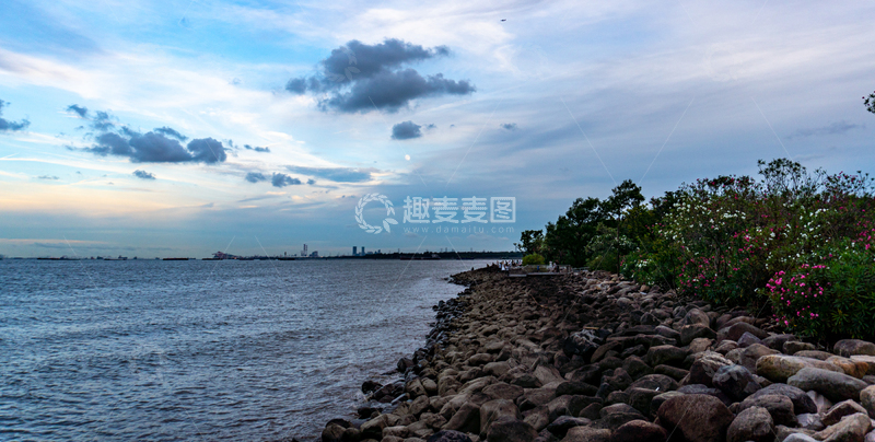 高清大图下载【趣麦麦图】风景摄影湖岸石堤自然风光设计素材