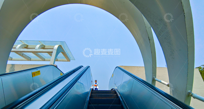 高清大图下载【趣麦麦图】-厦门植物园现代风建筑拱门扶梯摄影素材