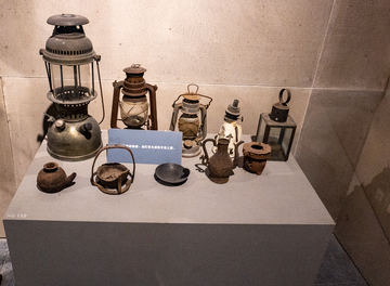 复古风古代灯具器物陈列设计素材