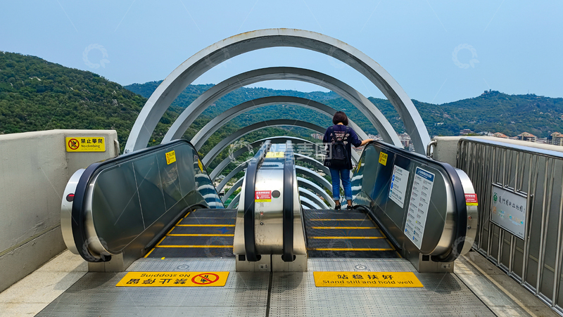 高清大图下载【趣麦麦图】-现代风厦门网红城市景观自动扶梯设计素材