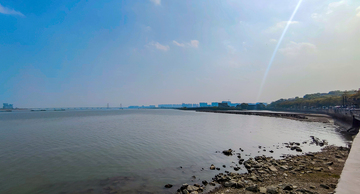 写实风杭州钱塘江江岸风光摄影素材