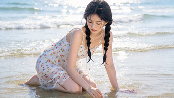 清新风海边碎花裙少女戏水摄影素材
