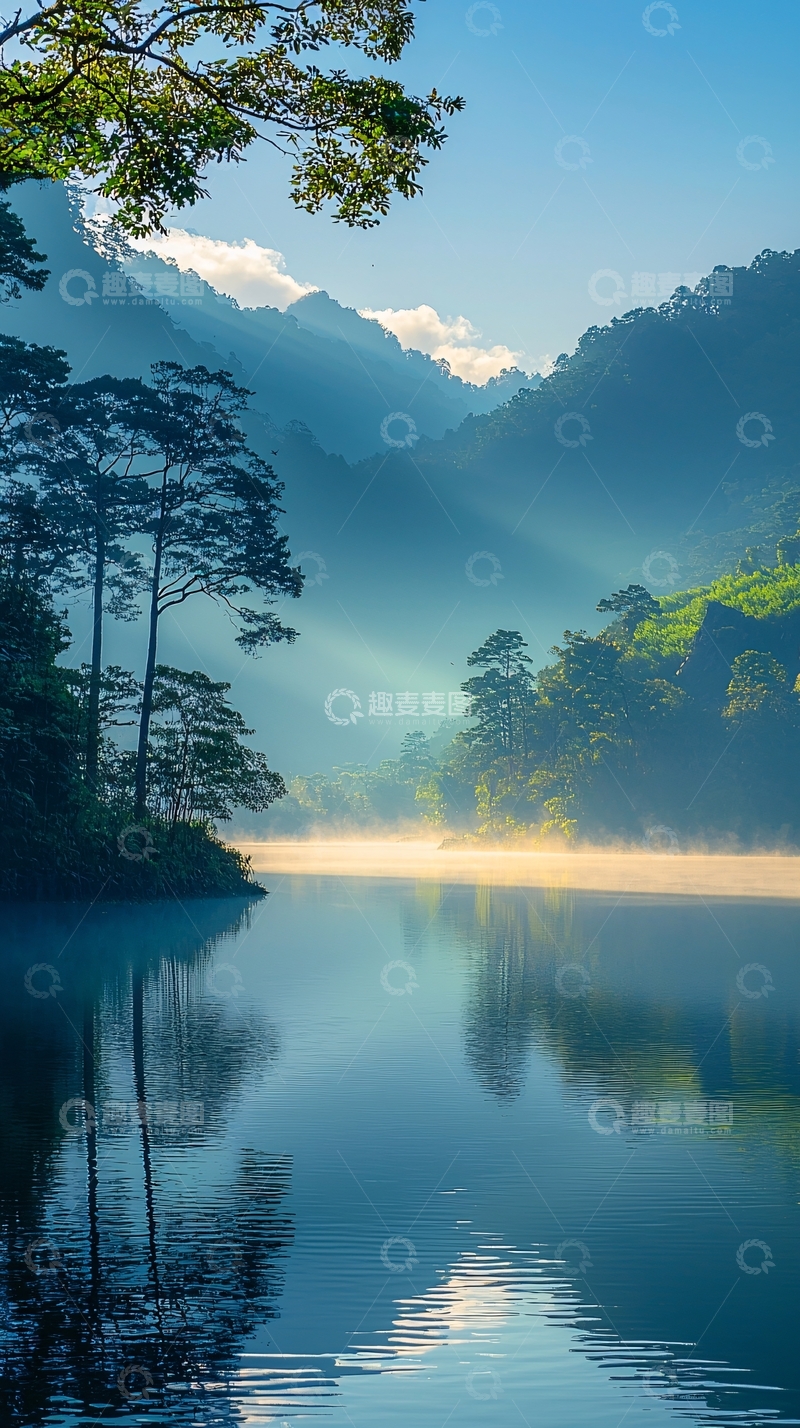 高清大图下载【趣麦麦图】宁静湖面山峦倒影
