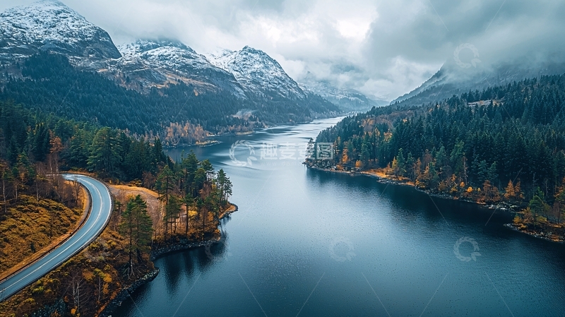 高清大图下载【趣麦麦图】高山湖泊森林公路宁静