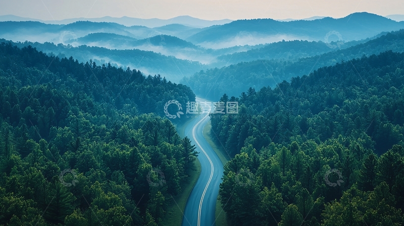 高清大图下载【趣麦麦图】蜿蜒公路穿梭山林