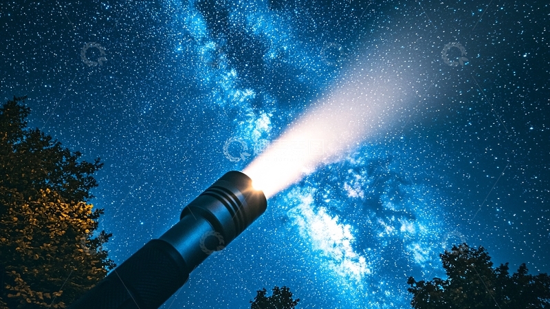 高清大图下载【趣麦麦图】夜空手电筒星河