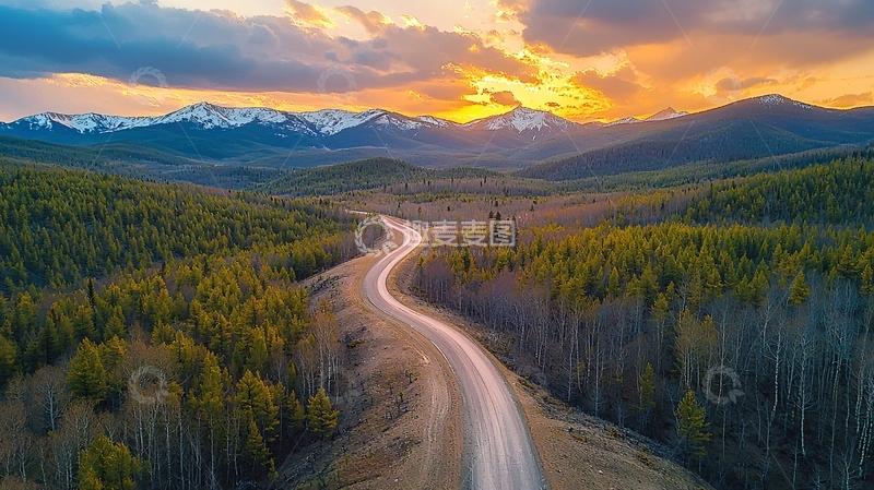 高清大图下载【趣麦麦图】蜿蜒道路通向远山日落