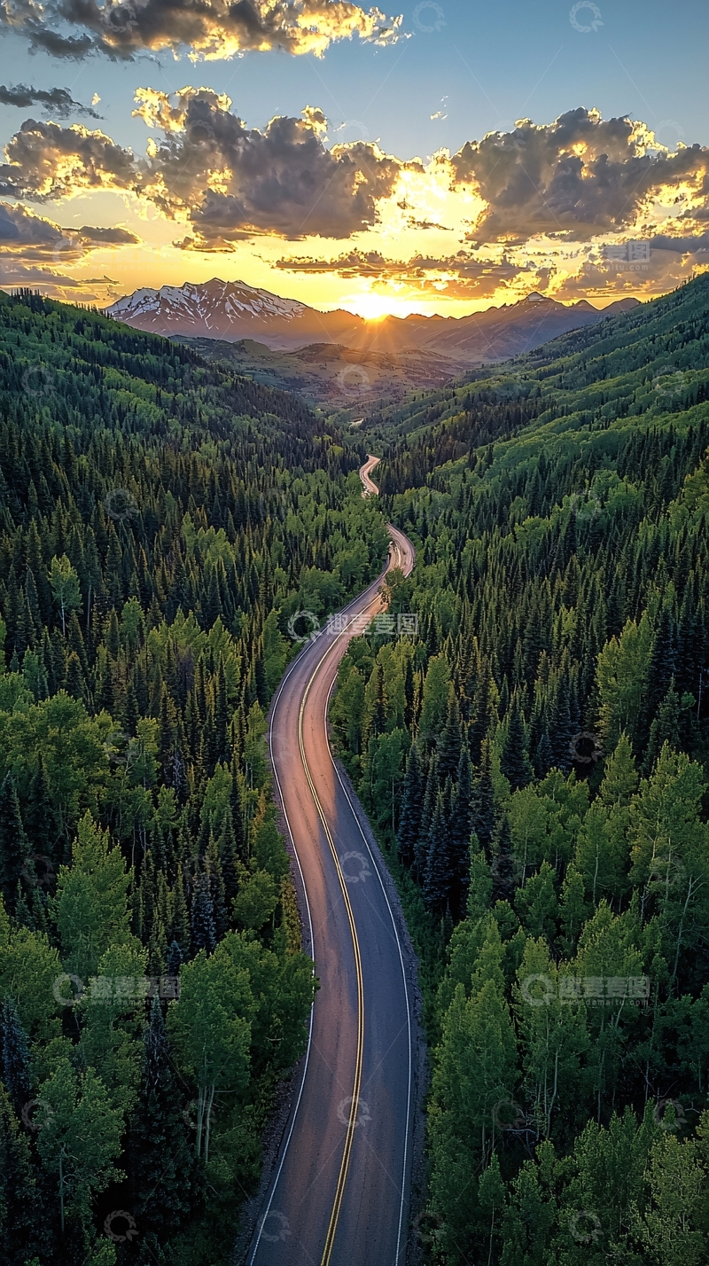 高清大图下载【趣麦麦图】蜿蜒山路夕阳景色