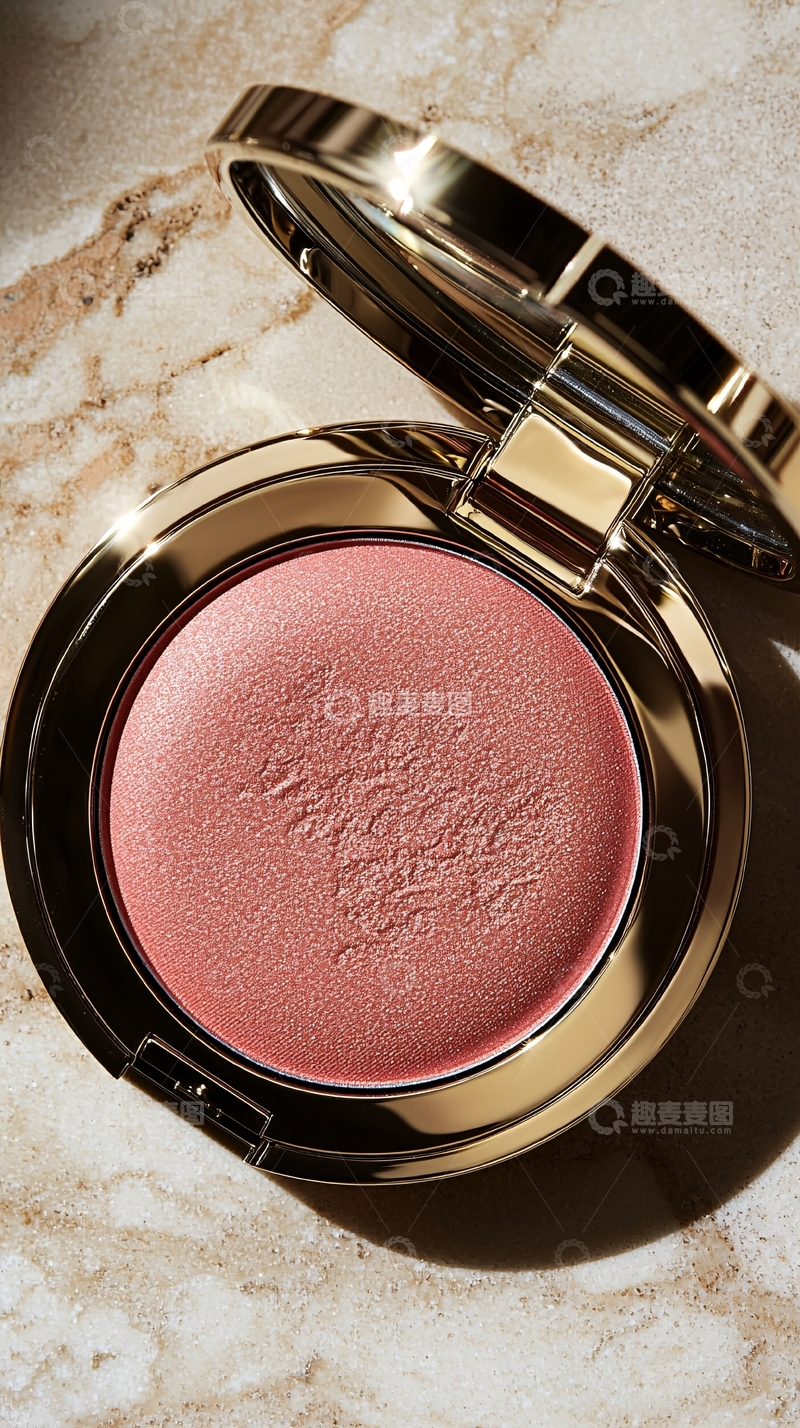 高清大图下载【趣麦麦图】金色圆形腮红盒