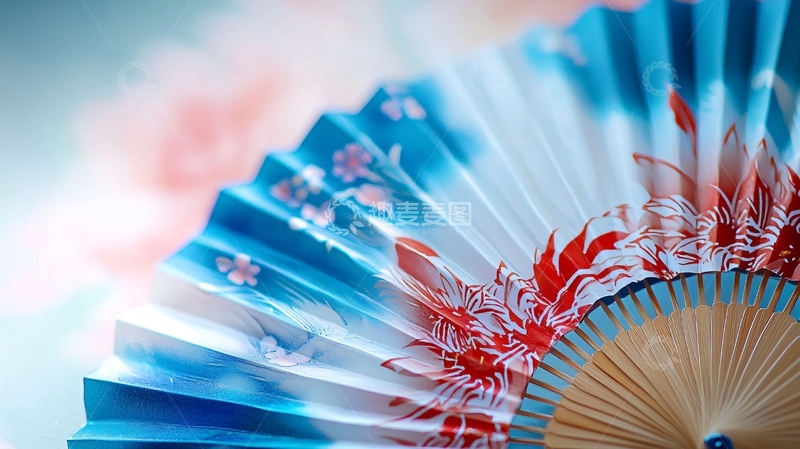 高清大图下载【趣麦麦图】蓝白红花纹折扇