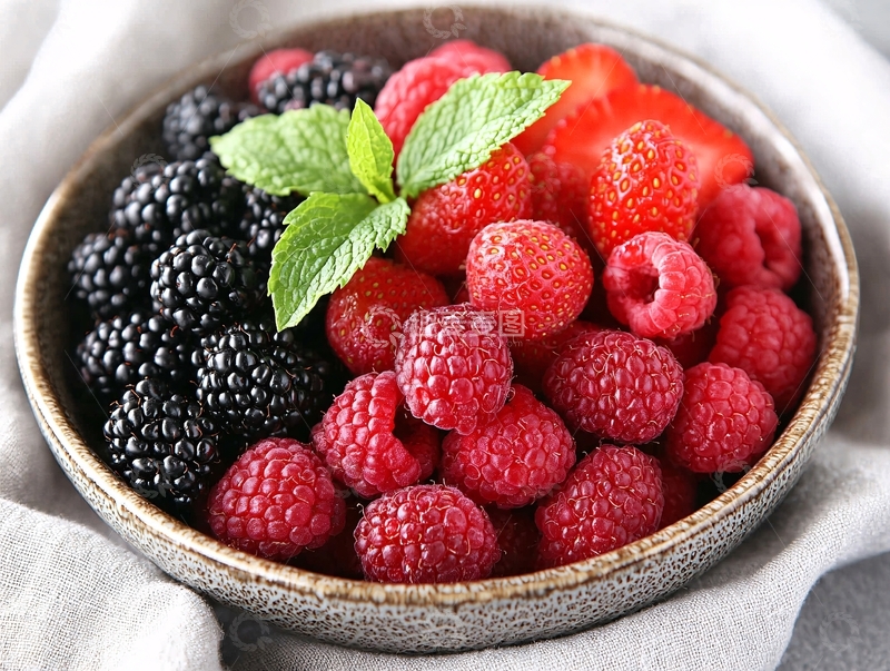 高清大图下载【趣麦麦图】一碗什锦莓果