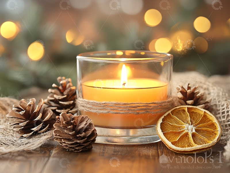 高清大图下载【趣麦麦图】温暖烛光下的松果与橙片