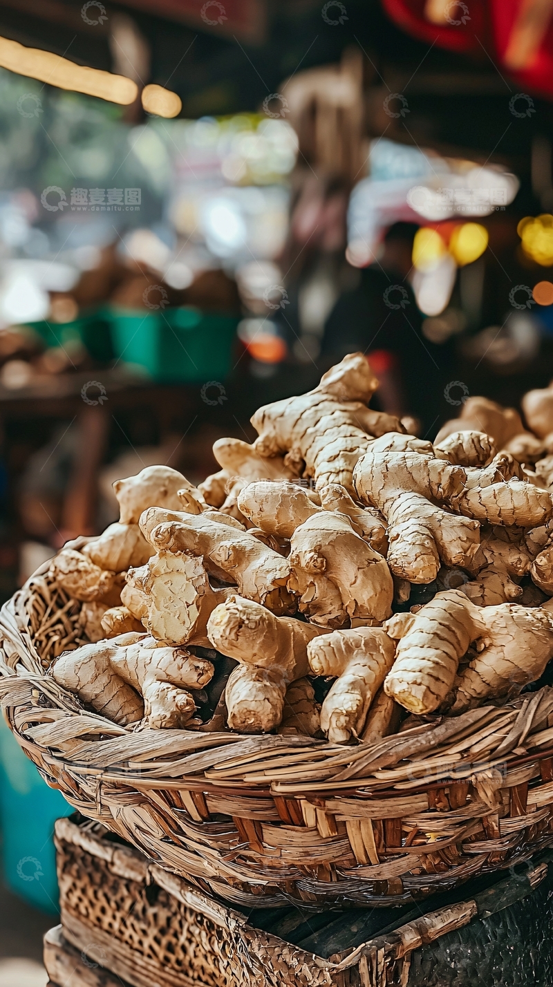 高清大图下载【趣麦麦图】草编篮里的一堆生姜