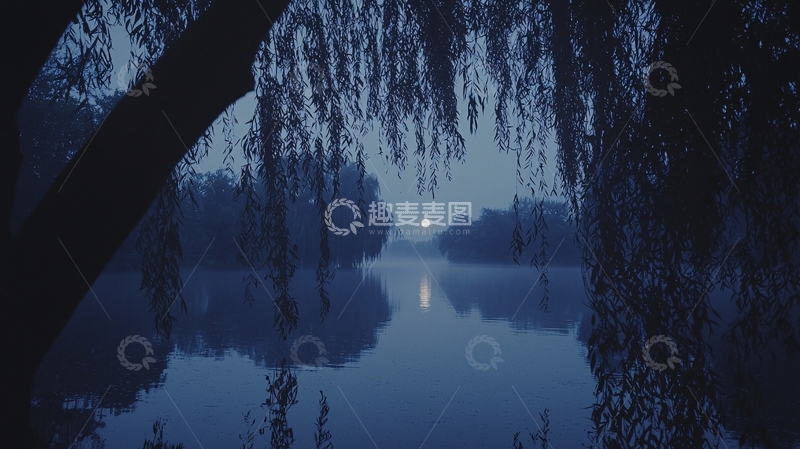 高清大图下载【趣麦麦图】朦胧月色下的宁静湖面