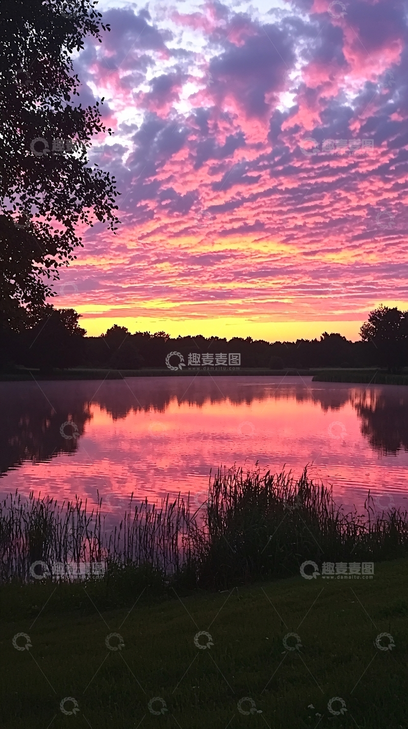 高清大图下载【趣麦麦图】湖边日落