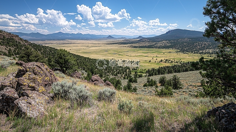 高清大图下载【趣麦麦图】山峦起伏的广阔草原风景