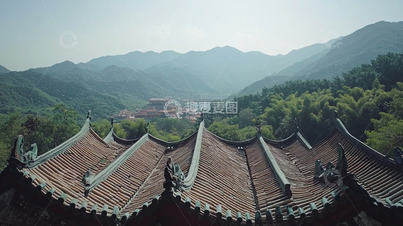 高清大图下载【趣麦麦图】古建筑屋顶远山景色