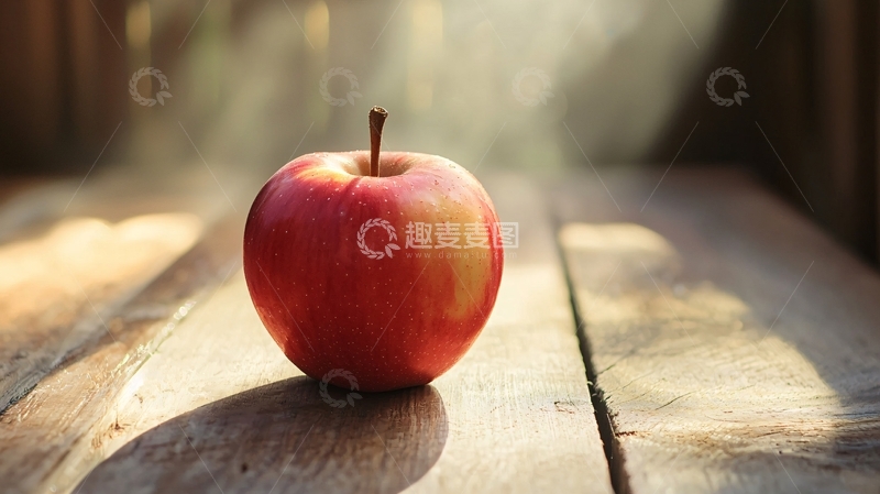 高清大图下载【趣麦麦图】阳光下木桌上红苹果