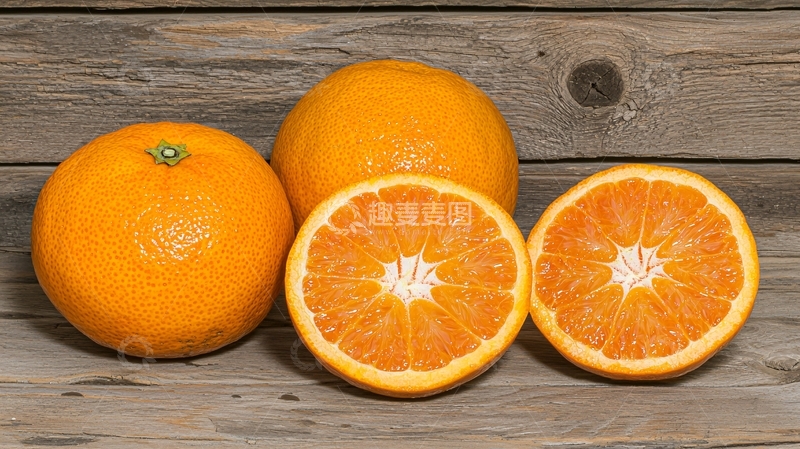 高清大图下载【趣麦麦图】三个橙子木质背景
