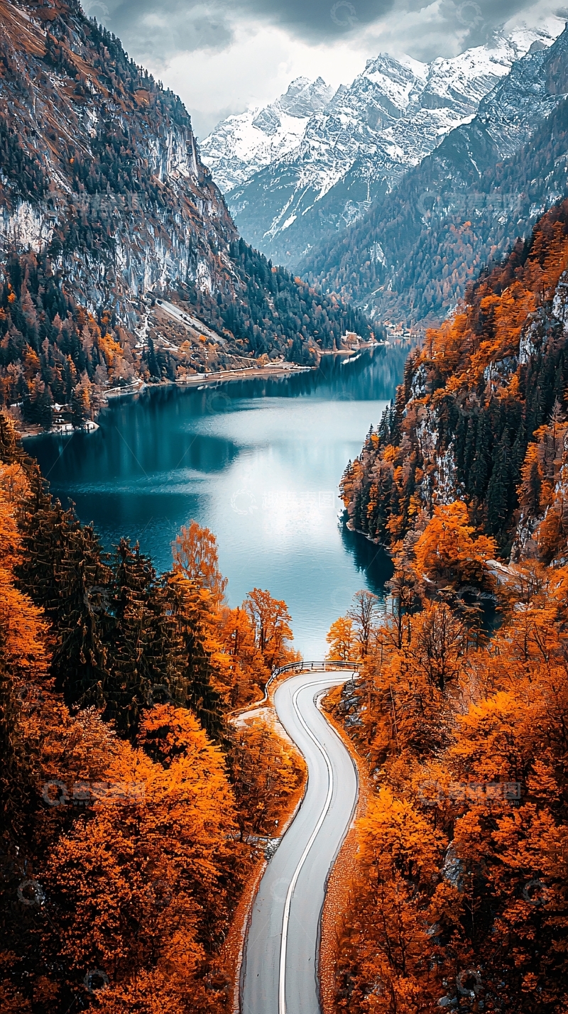高清大图下载【趣麦麦图】秋季山间湖泊的宁静公路