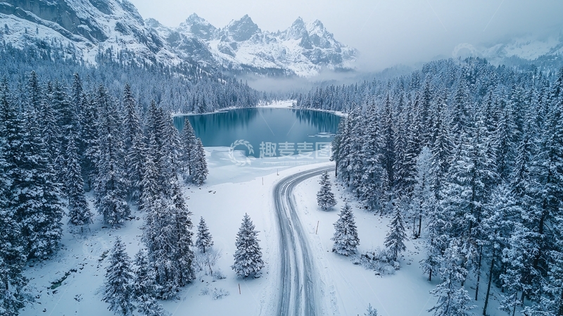 高清大图下载【趣麦麦图】雪山湖泊公路的冬日美景