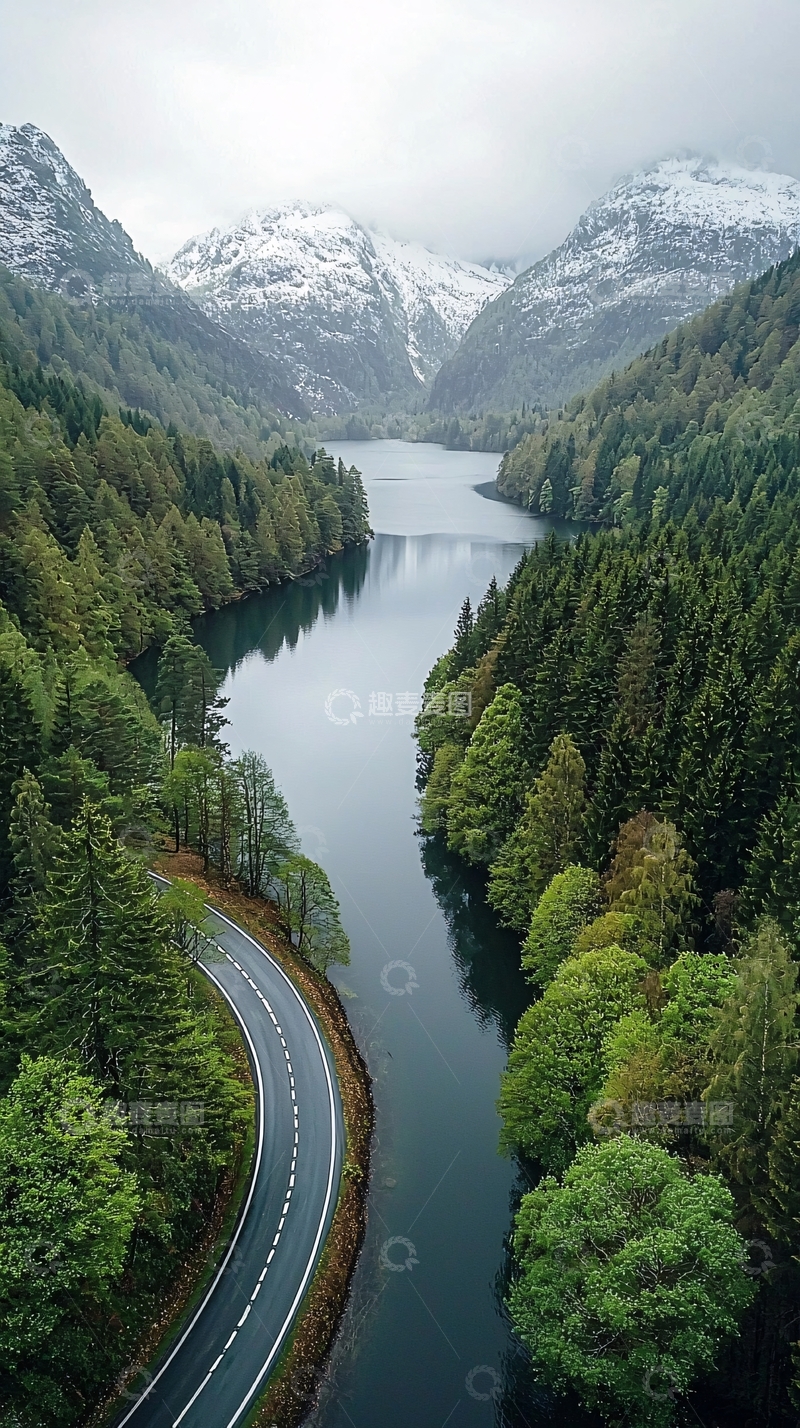 高清大图下载【趣麦麦图】蜿蜒公路伴湖泊山峦