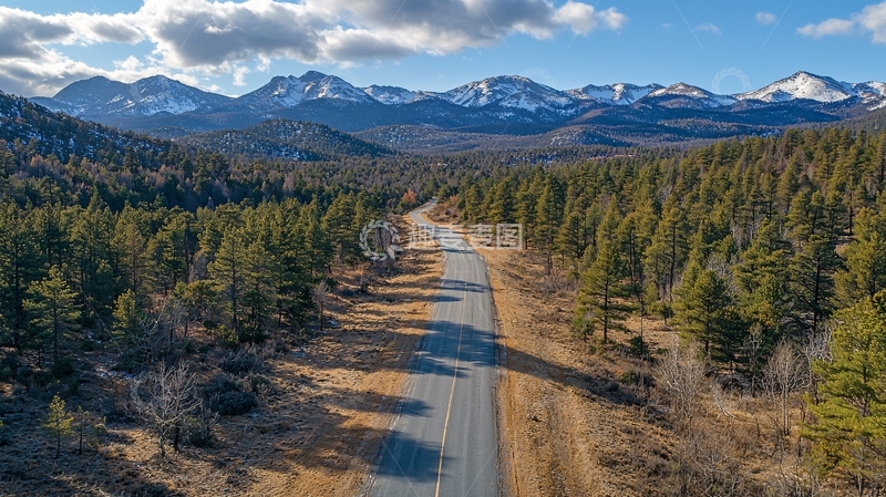 高清大图下载【趣麦麦图】蜿蜒的道路通向远山