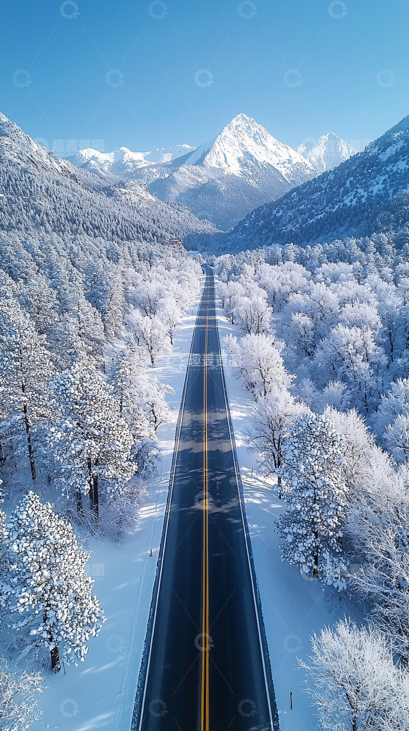 高清大图下载【趣麦麦图】雪山下的公路