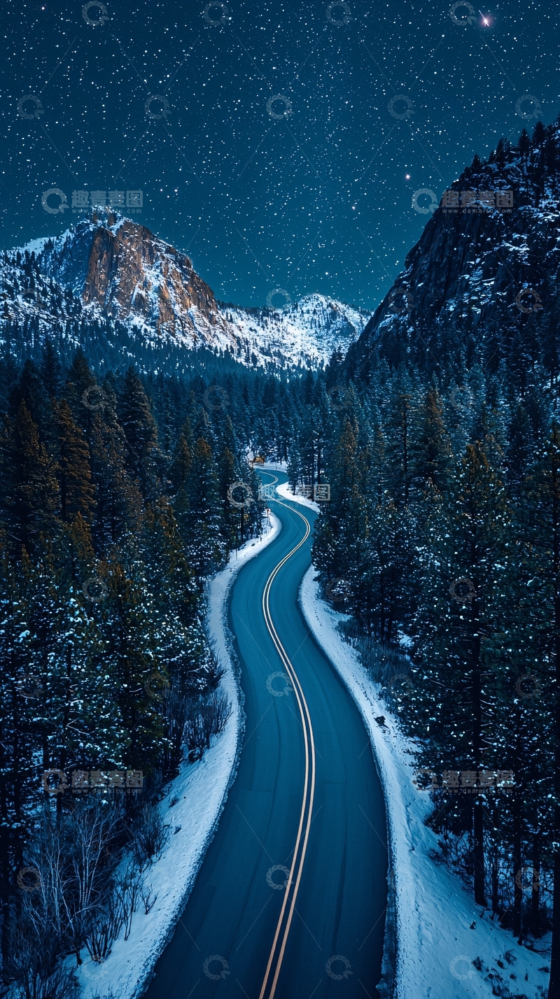 高清大图下载【趣麦麦图】蜿蜒道路穿梭雪山森林星空