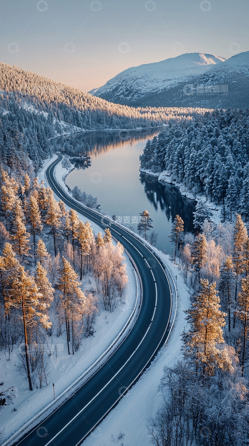 高清大图下载【趣麦麦图】雪山下的公路