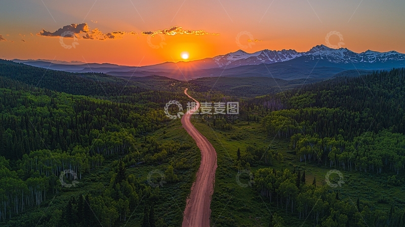 高清大图下载【趣麦麦图】日落时分的蜿蜒道路