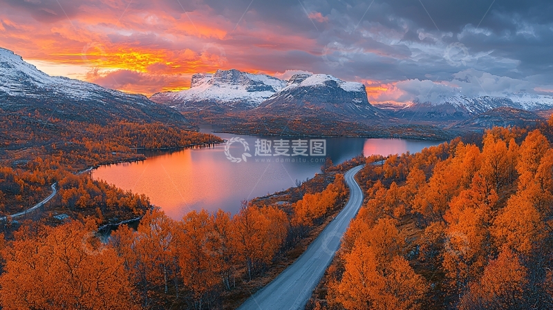 高清大图下载【趣麦麦图】秋季湖畔山景日落