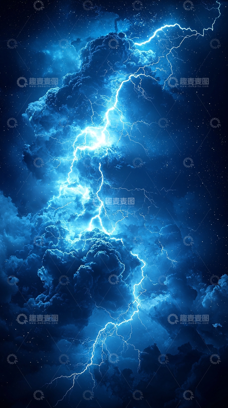 高清大图下载【趣麦麦图】蓝色闪电穿过夜空