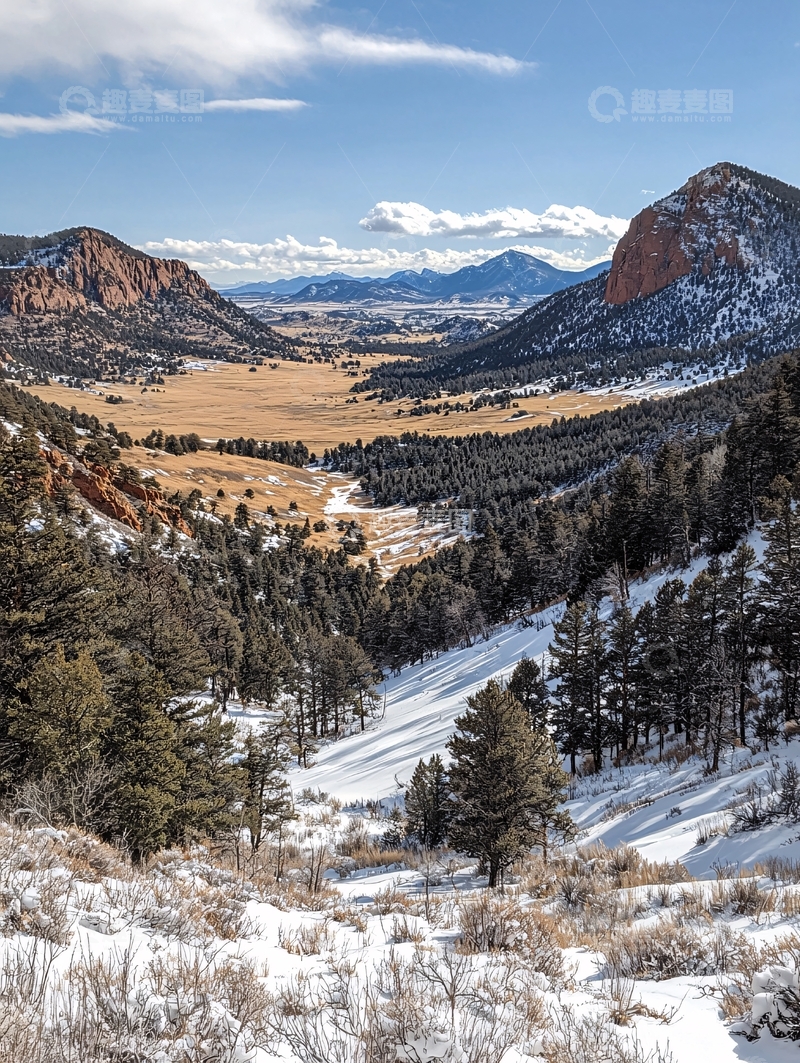 高清大图下载【趣麦麦图】雪山下的山谷