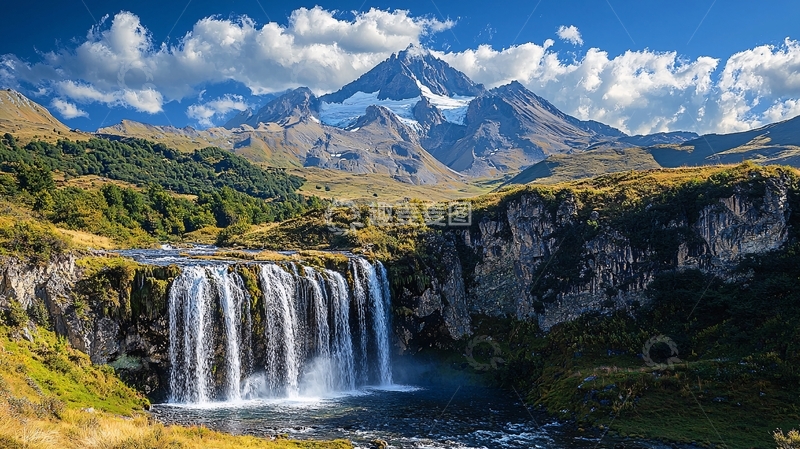 高清大图下载【趣麦麦图】壮丽山河下的瀑布美景
