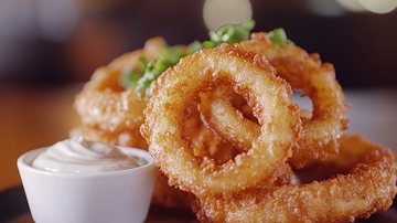 酥脆金黄的洋葱圈