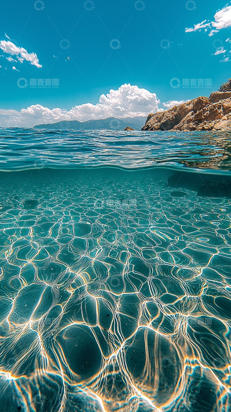 高清大图下载【趣麦麦图】清澈海水阳光照耀水底